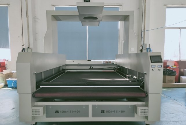 4 KD2030-SY Large Format Top Camera Flatbed Laser Cutting Machine